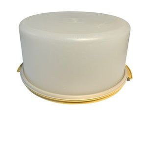 Vintage Tupperware Round Cake Taker